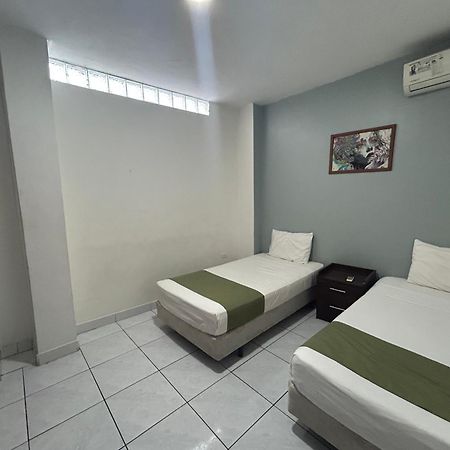 Departamentos De 2 Y 3 Habitaciones En El Centro De Manta Exterior photo